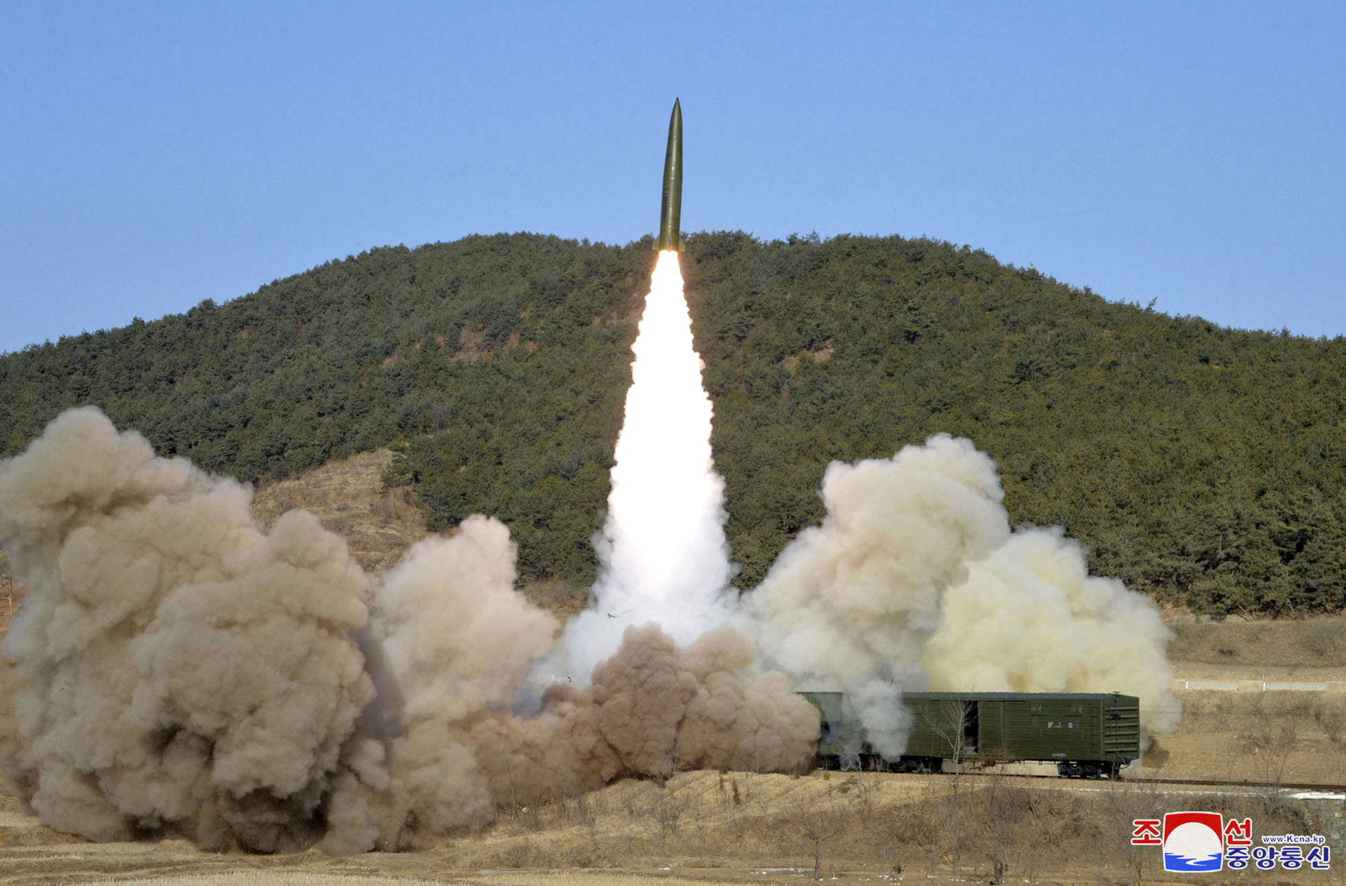 朝鲜证实发射火车搭载战术导弹