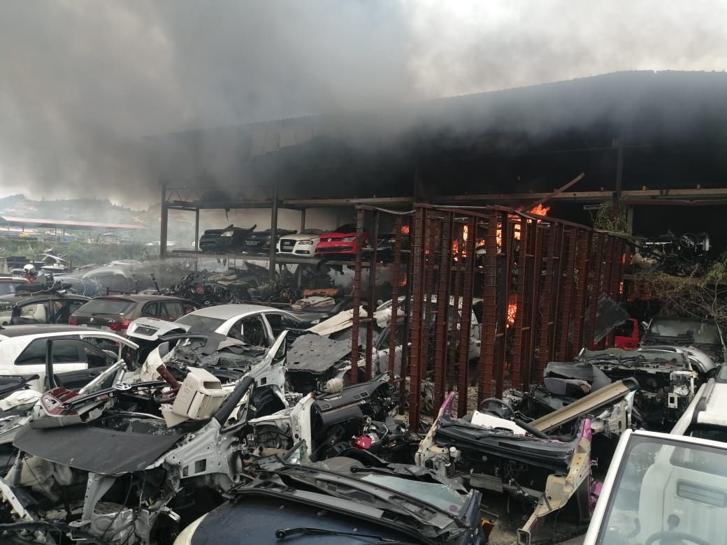 柔：中江大路修车厂火患，部分厂房烧毁