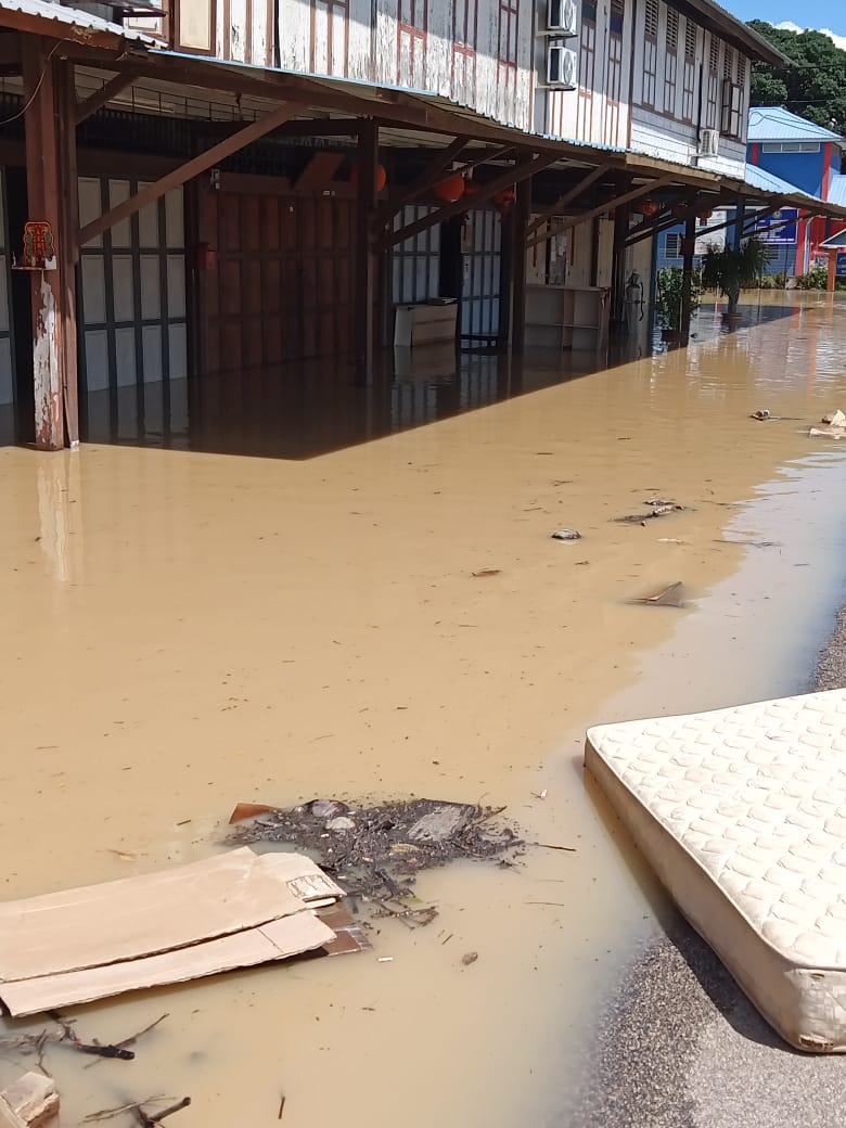 柔：新闻：相隔10年梦魇再降临  河水倒灌 坤兰乌汝淹水