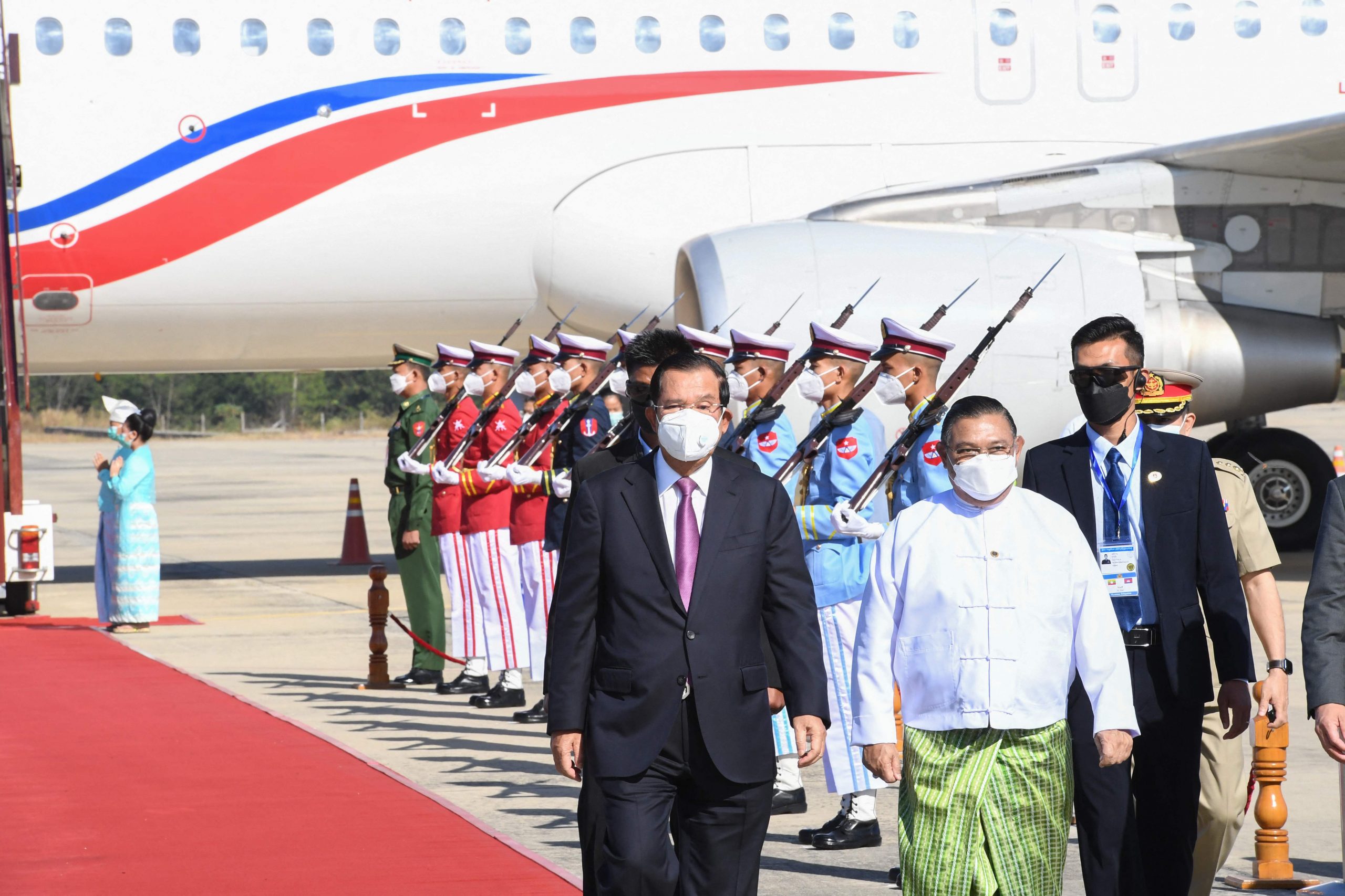 称助化解紧张局势  柬总理访缅与军政府会谈