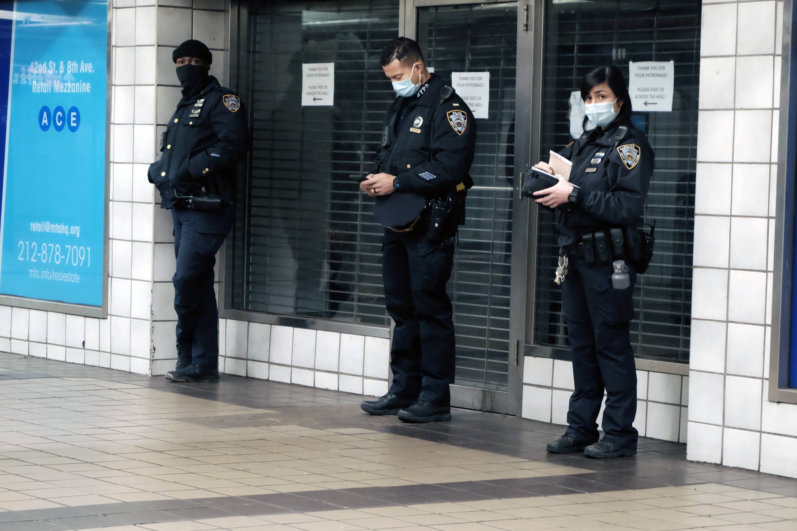  纽约市地铁再有乘客被推入铁轨 一周内第二起