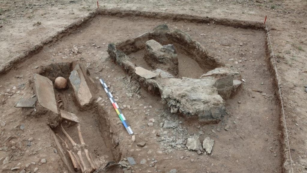 西藏考古发现距今约4000年的史前聚落遗址