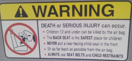视频 | 将儿童座椅放前座！安全气囊弹出 婴儿头颅破裂溢血