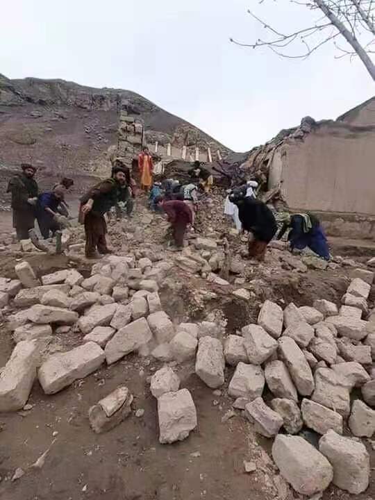 阿富汗／西部规模5.3级地震　至少26死数百房屋毁  