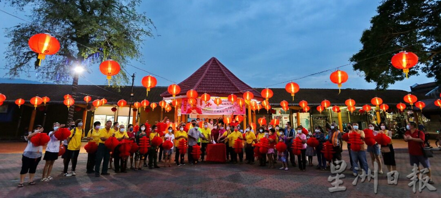 霹／保阁亚三社区公园挂200个灯笼新春气氛浓