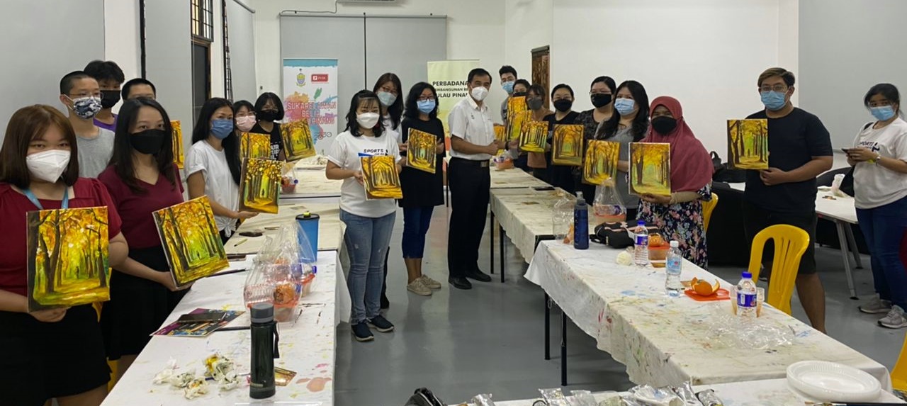 （大北马）峇眼惹玛青年中心迎来迎来首场活动“Blank Canvas:油画学习坊”。
