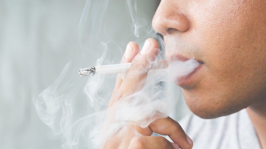 凯里：研究禁新生代吸烟法令  专注现有肺癌患者医药费