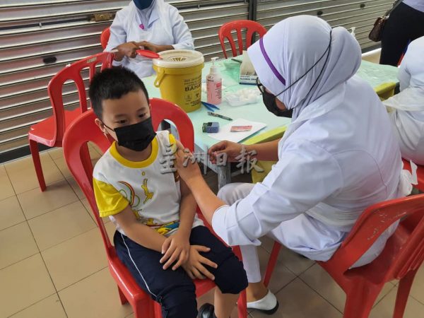 供FB／早前“喊卡”儿童接种疫苗计划恢复了，芙蓉各县华小陆续接获通知