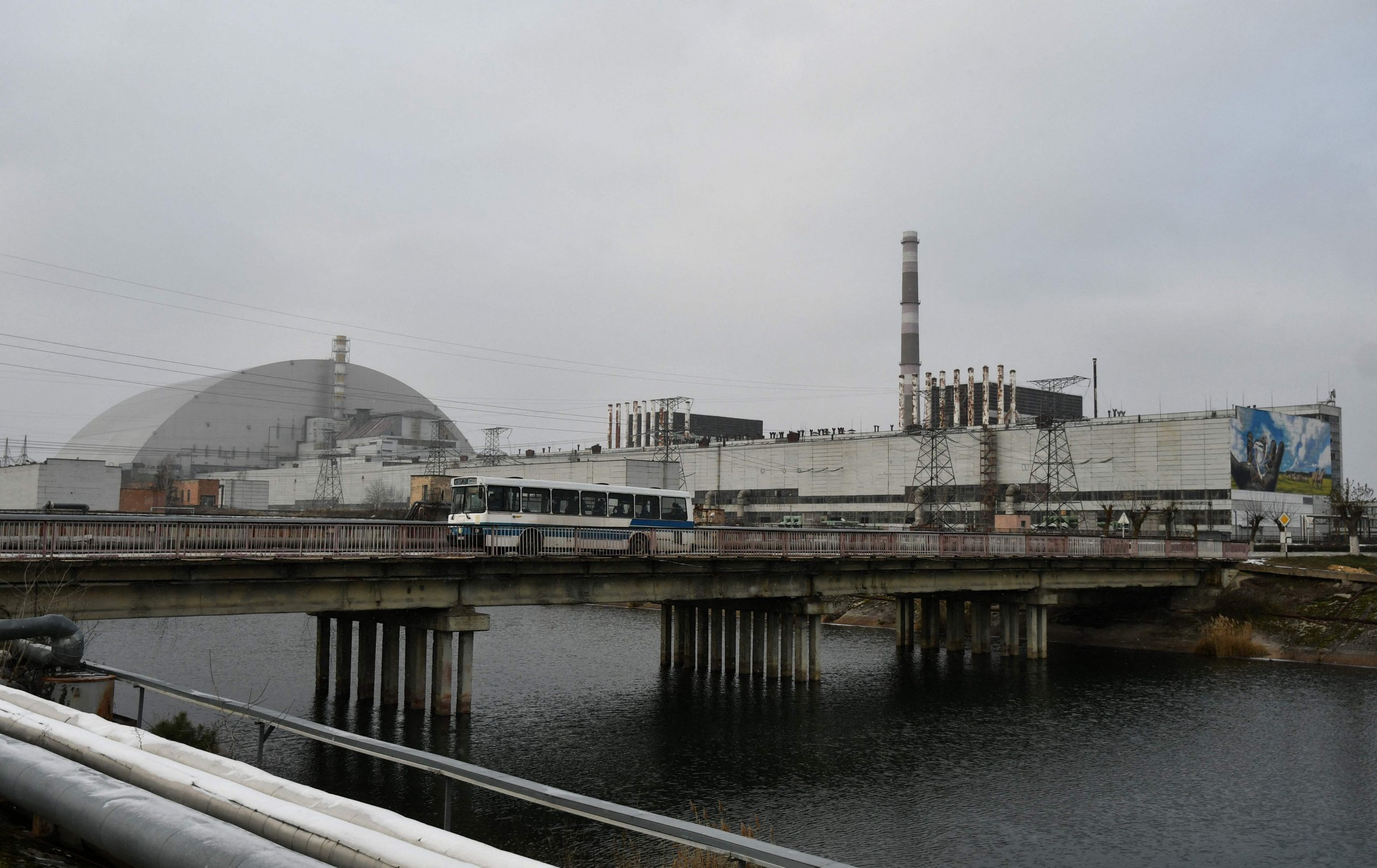  俄军占据切诺拜尔核电站挟持92人　乌方称辐射量上升