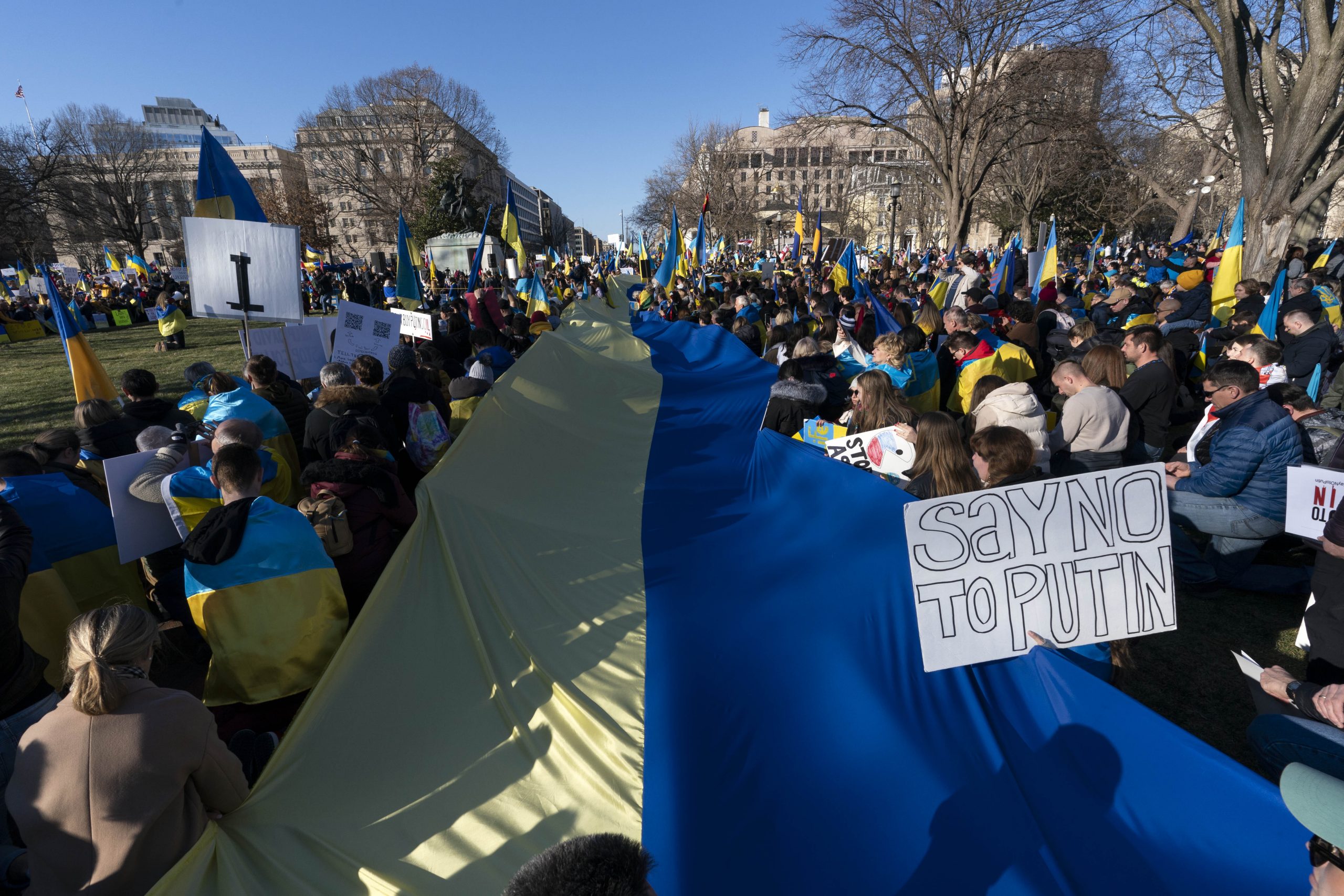 反战示威遍地开花 柏林10万人上街呼吁乌克兰实现和平