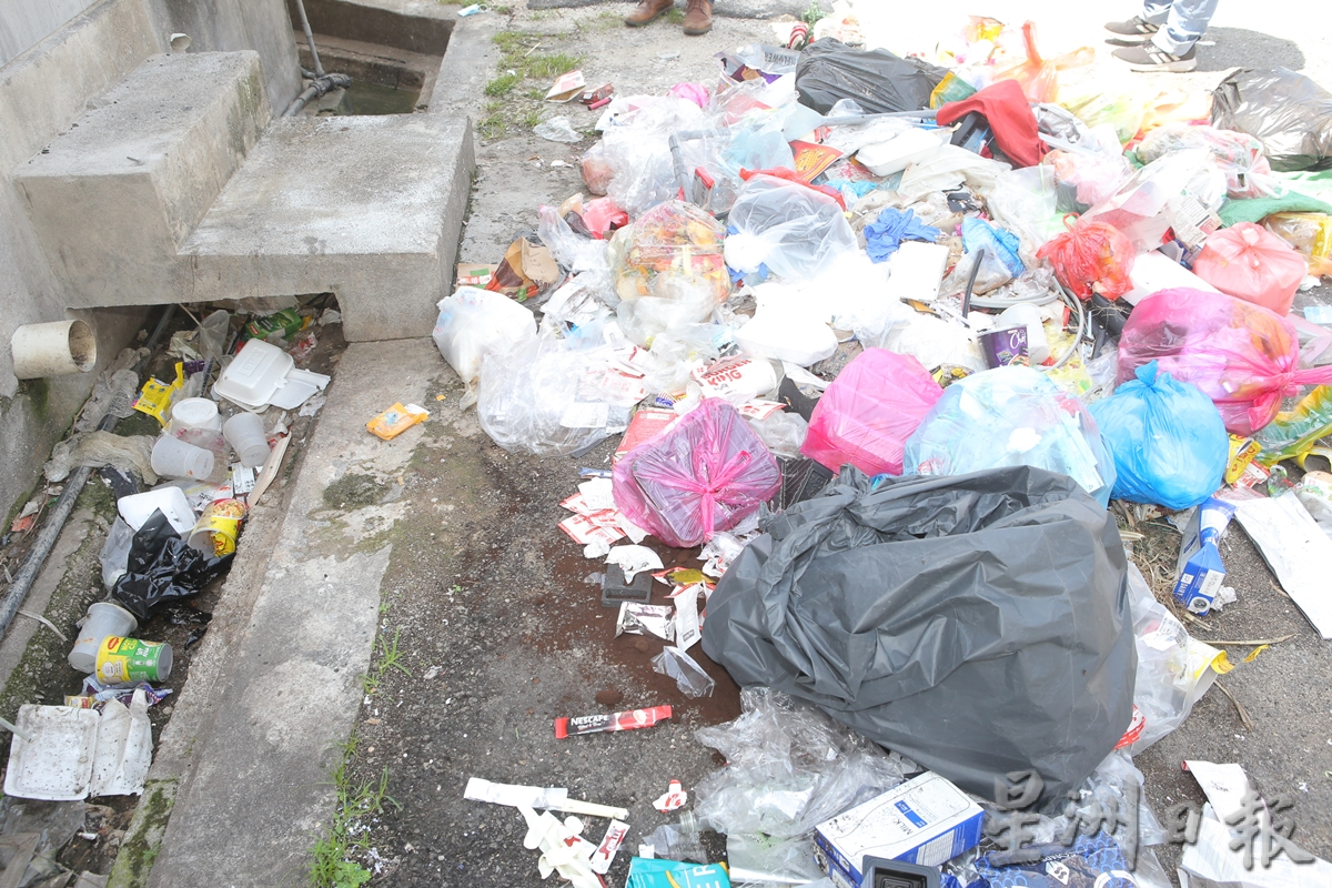 大霹雳时事焦点／商店须置放大垃圾桶 怡市政厅近期执法