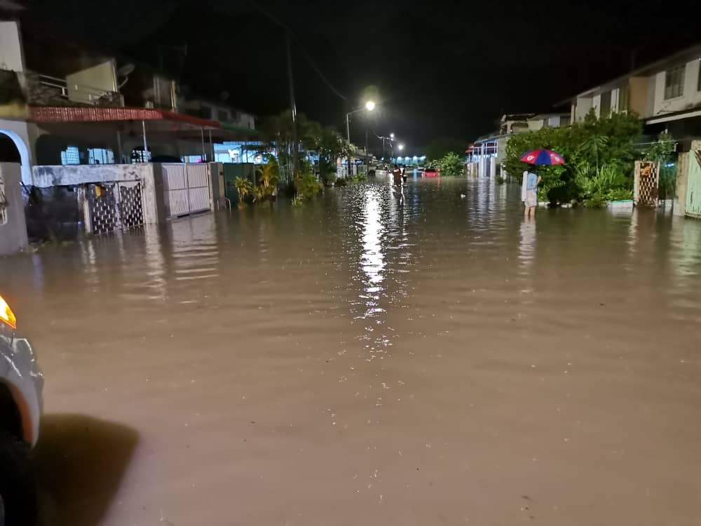怡市长：降雨量2小时77-100毫米  水灾黑区拟展防洪屏障计划