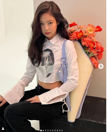 首位亚洲代言人　Jennie拍内衣写真网喊“这身材太犯规”