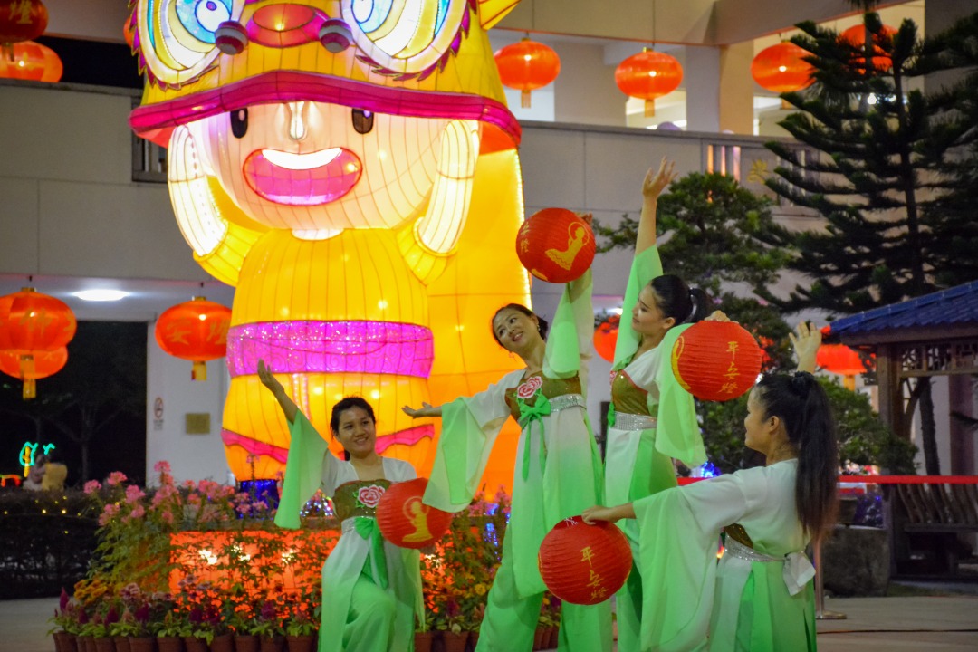 新马寺春节平安灯会，250人歌舞艺术扬善美
