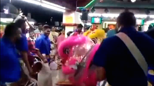 Lion dance with Indian drums, only in Malaysia to deliver festive cheers