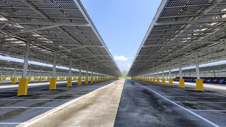 宝腾响应减碳安装  停车场装太阳能板 全马最大