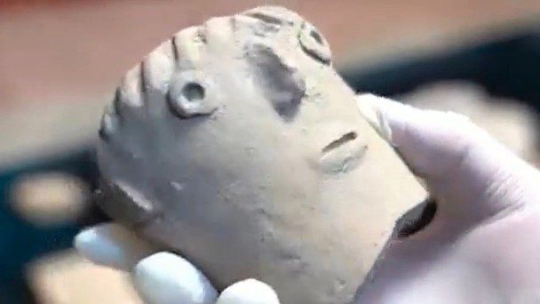 5000年前文物像表情符号