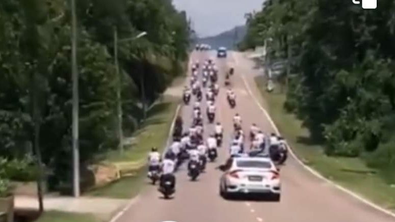 视频 | 成群摩托骑士飞驰  警车后面追逐