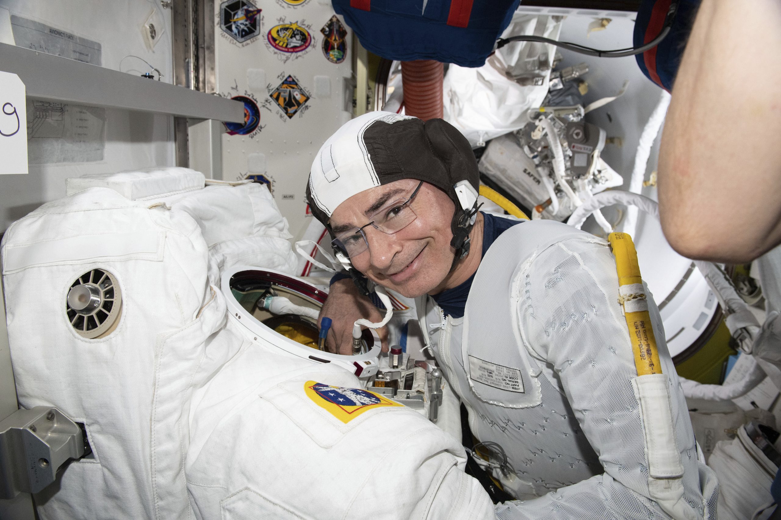  看世界 8 美俄太空人将一同乘坐飞船从国际太空站返回地球