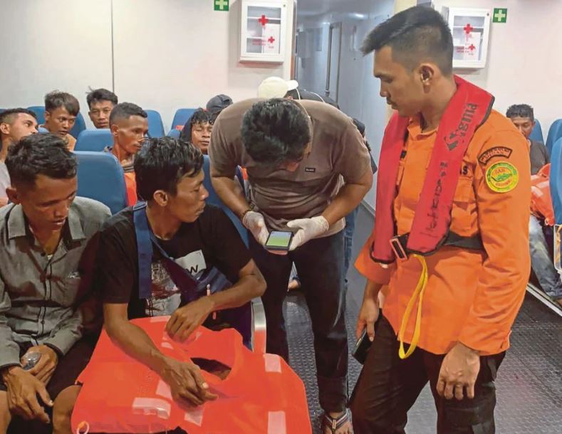 载非法外劳偷渡大马 印尼渔船沉没至少2死 26失踪者全数生还
