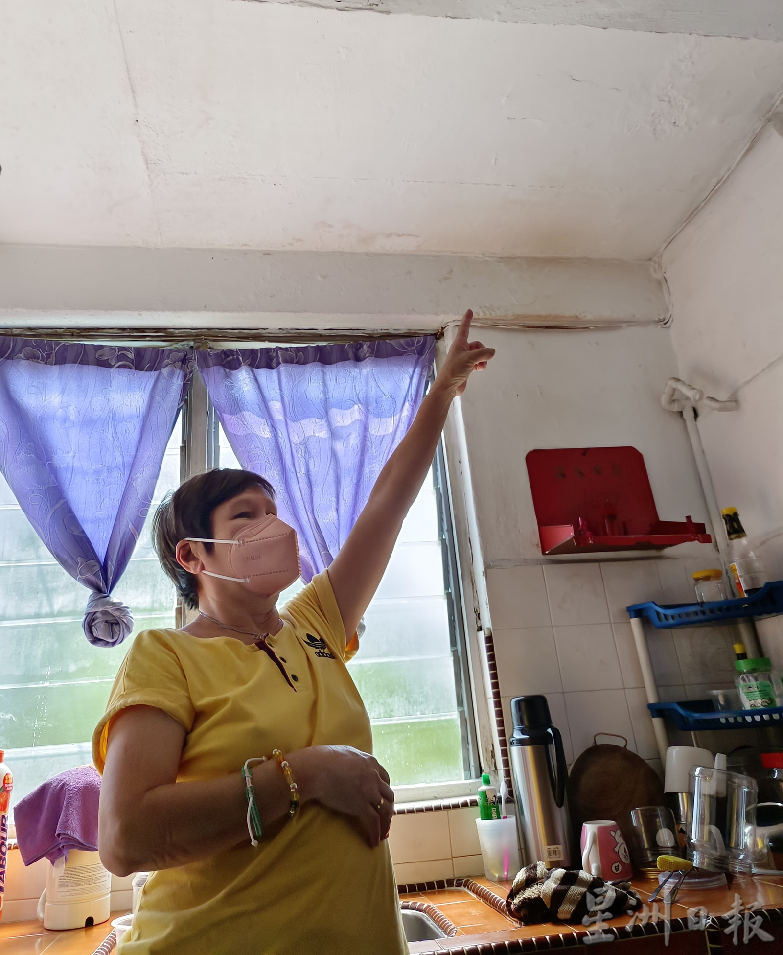（大北马）亚罗士打新邦瓜拉政府组屋因常年失修，12栋楼超过400多户住家的混凝土横梁掉落，居民每天都必须提心吊胆过生活。