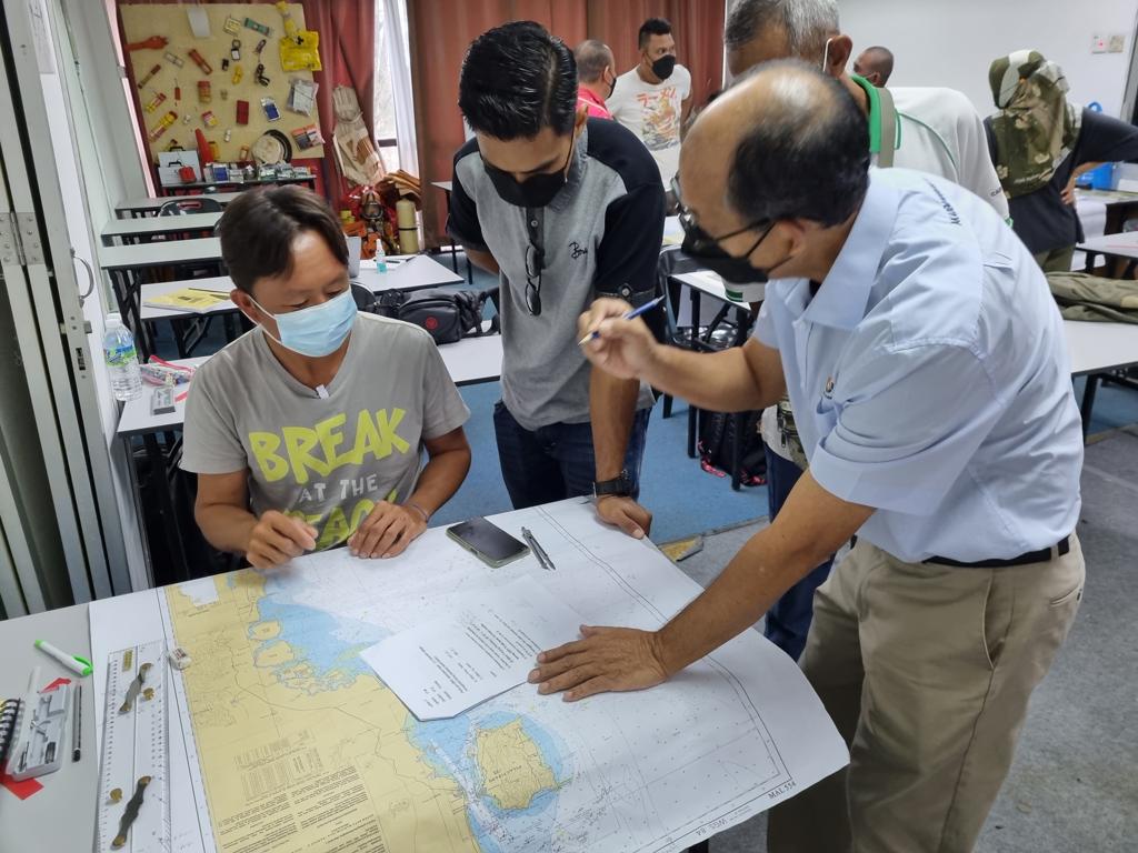 （大北马）首批9名槟岛南部渔民完成海员培训课程。