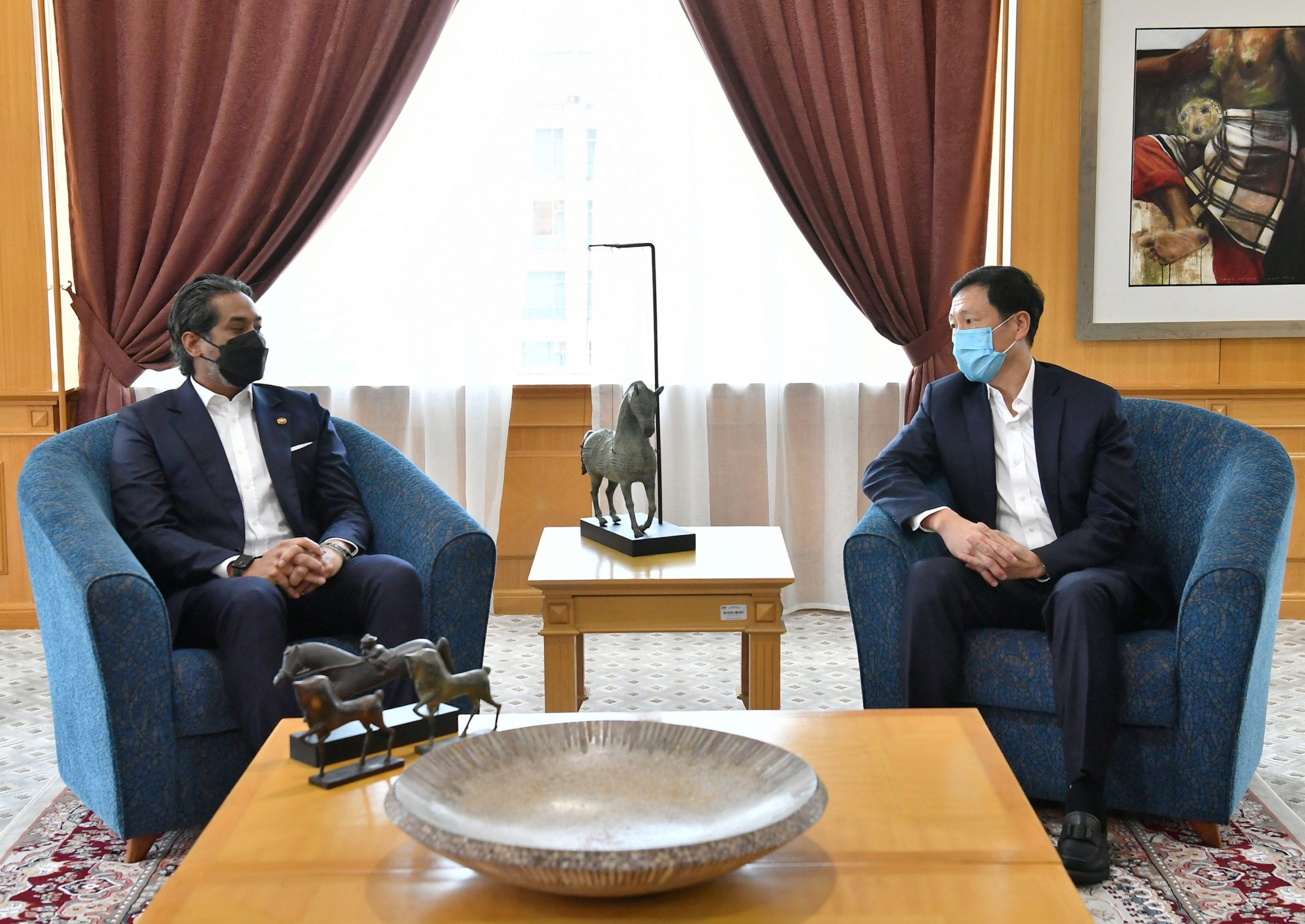 （有图）凯里和新加坡卫生部长王乙康见面，商议恢复跨境旅行