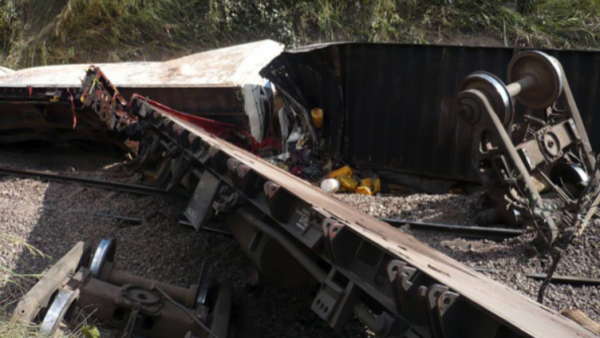 刚果火车脱轨    至少60人死亡