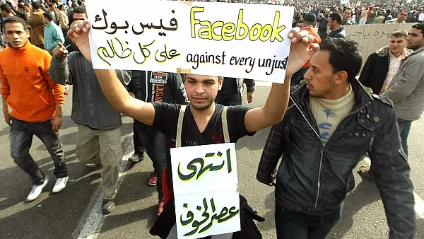 Cairo to Kyiv: Social media’s rocky ride through conflict zones