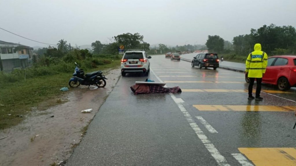下雨天路滑 摩托骑士失控摔死