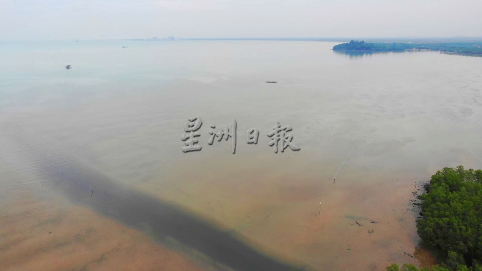 供fb：芦骨格吉河再出现“黑水”污染，染成4公里“黑河”