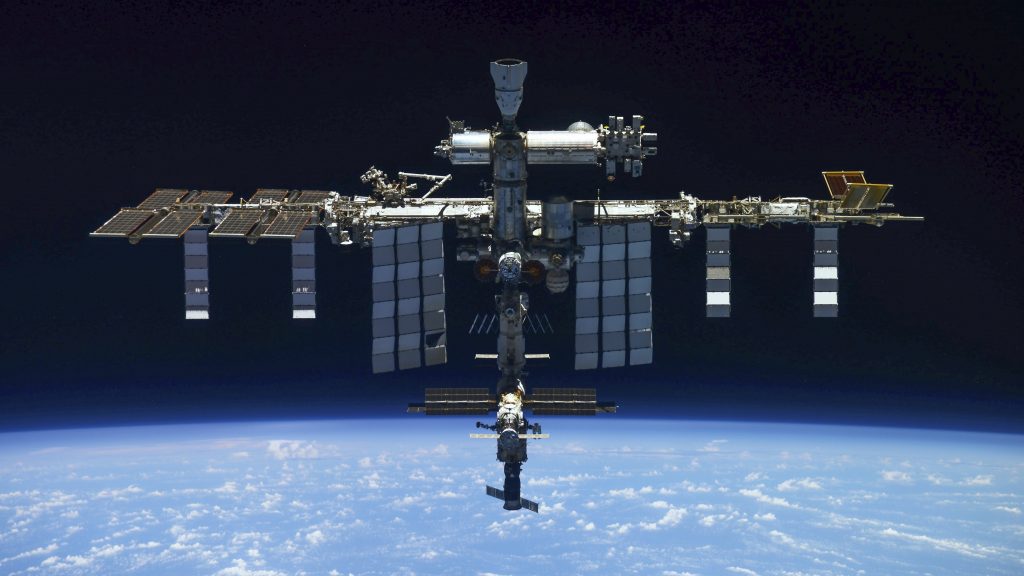 国际太空站借助俄飞船动力  规避与太空垃圾相撞