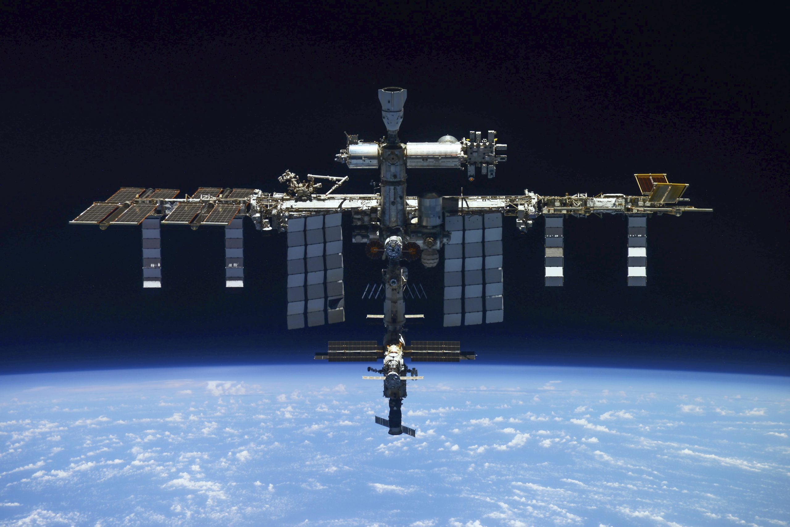 俄罗斯／国际太空站借助俄飞船动力规避与太空垃圾相撞