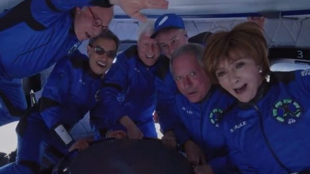蓝色起源第4次太空旅行  6乘客体验无重状态