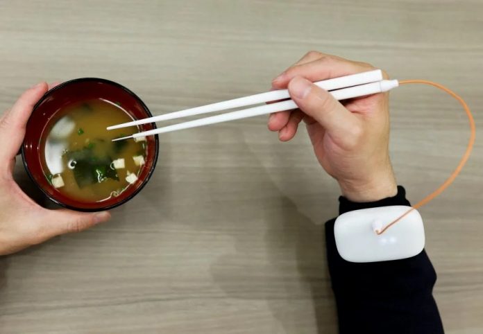 日本研发“减盐筷”自带弱电 可以放大咸味1.5倍