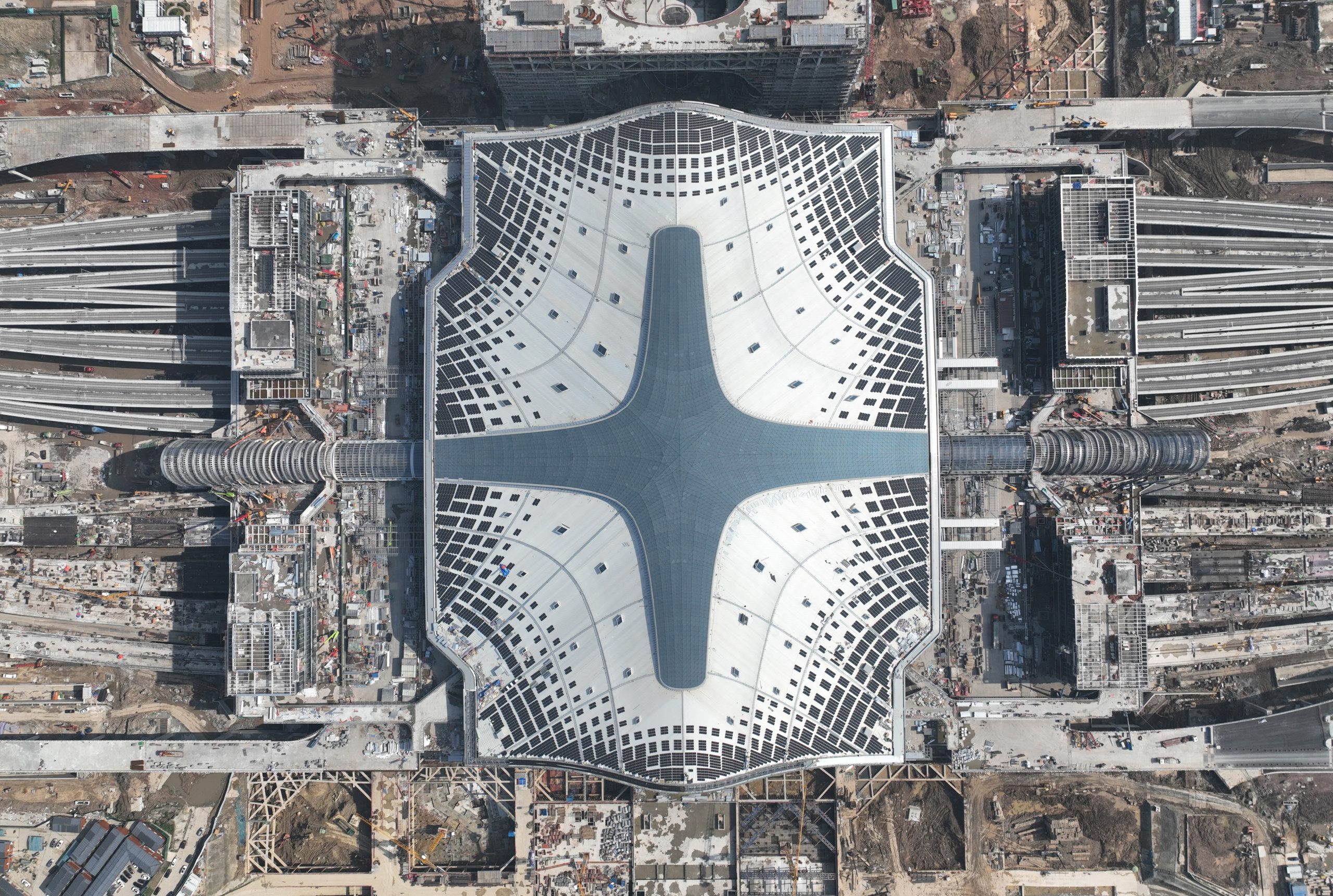 杭州西站铺屋顶光伏 年减排二氧化碳2300余吨