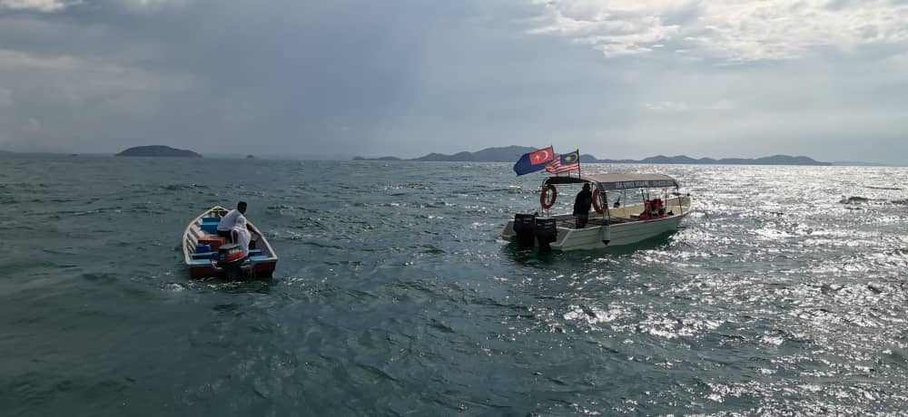 柔：文告：丰盛港岸外岛屿潜水  4外国潜水员失踪