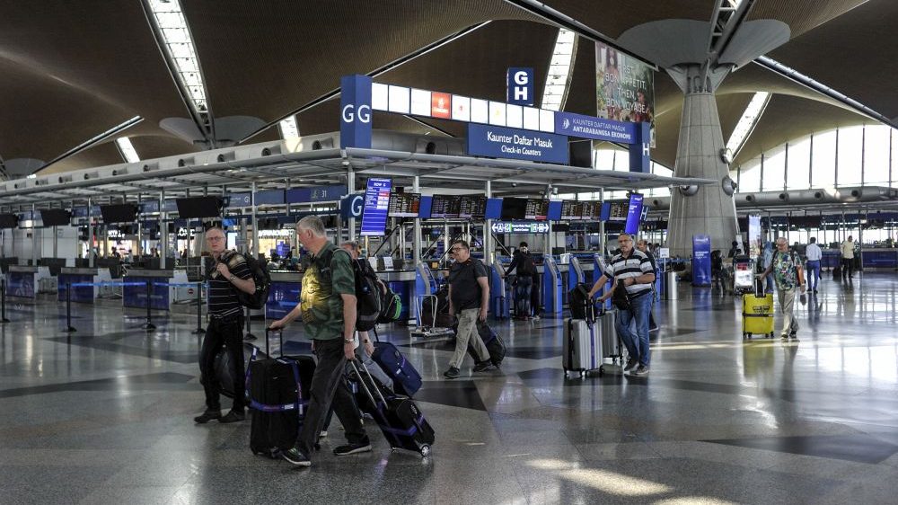 没强迫乘客机场内做检测  大马机场：检测服务被垄断无根据
