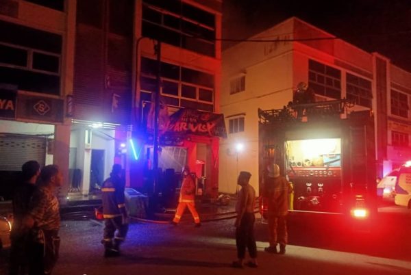 火魔降临中霹雳一餐馆 2孩童疑吸入浓烟死亡