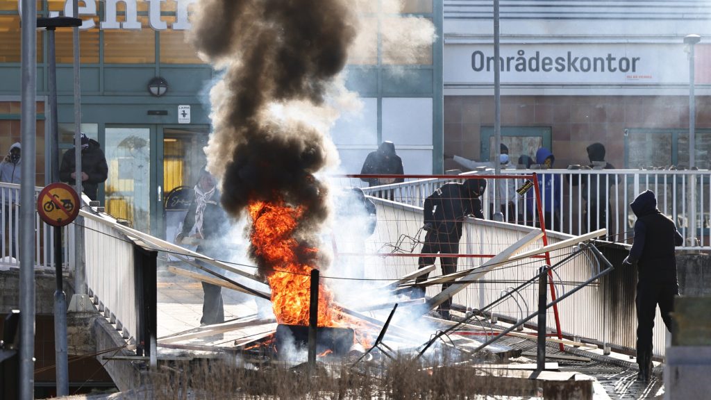 瑞典｜极右派反穆斯林移民示威 引爆警民冲突
