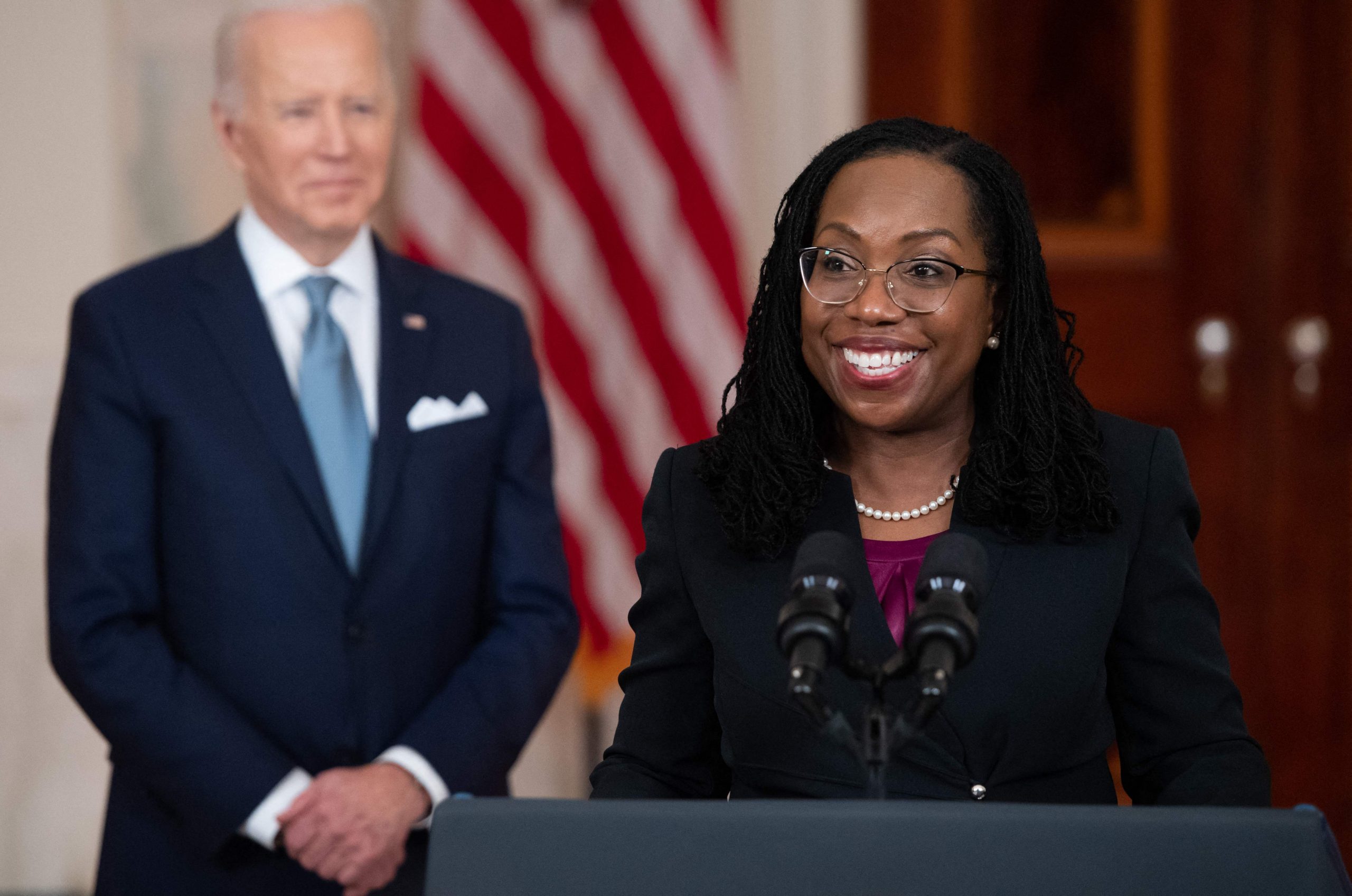 美国史上首位非裔女性大法官 参院通过杰克森任命案