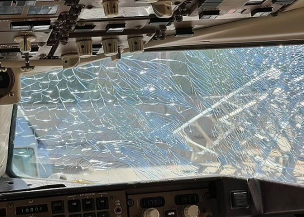 飞行途中挡风玻璃破裂 达美航空急降平安无事