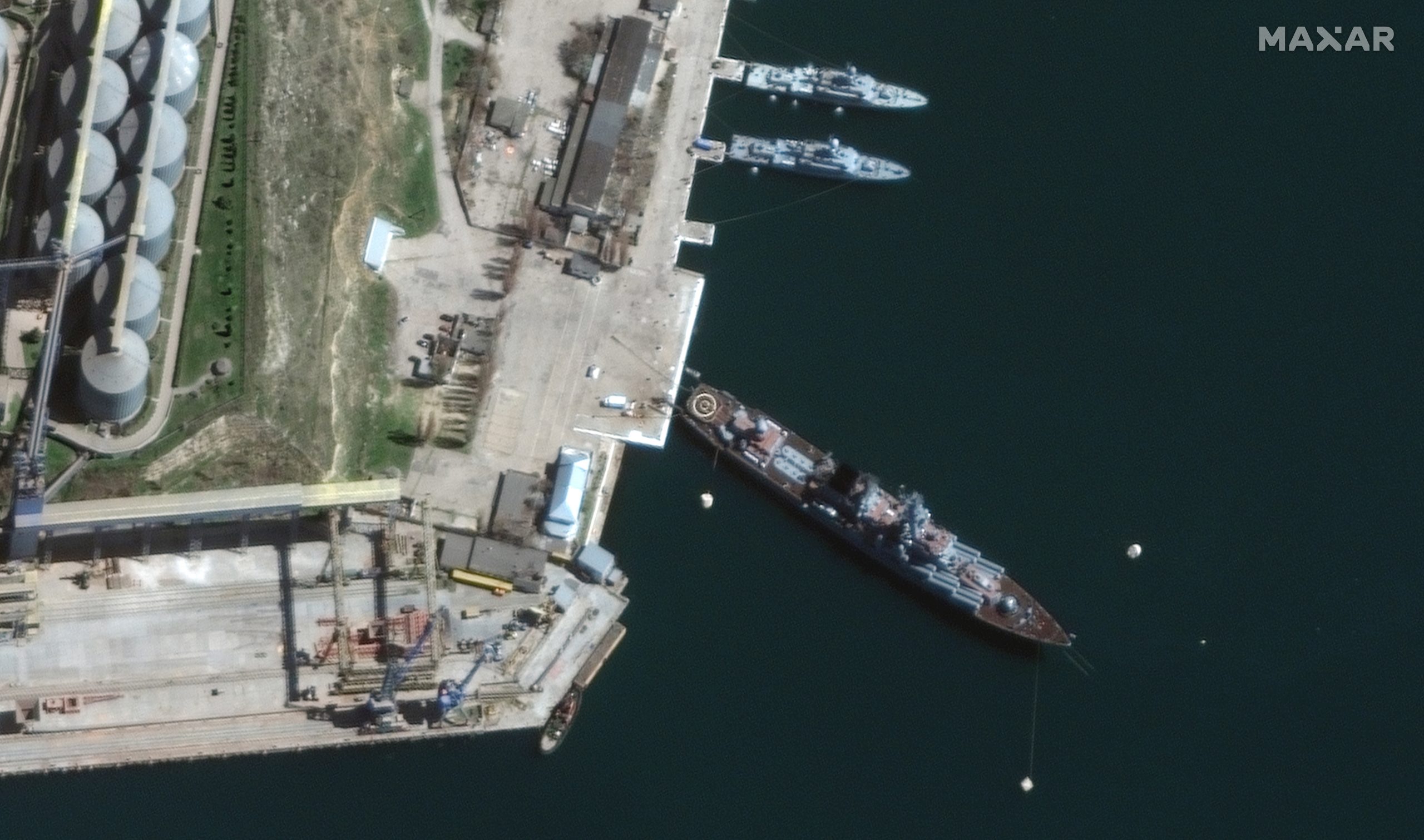 黑海军舰遭导弹攻击  俄恫言袭基辅决策中心 