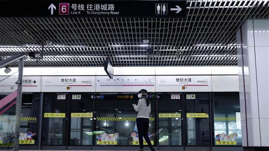 上海地铁建成以来首次全网停运 北京地铁70余站封闭