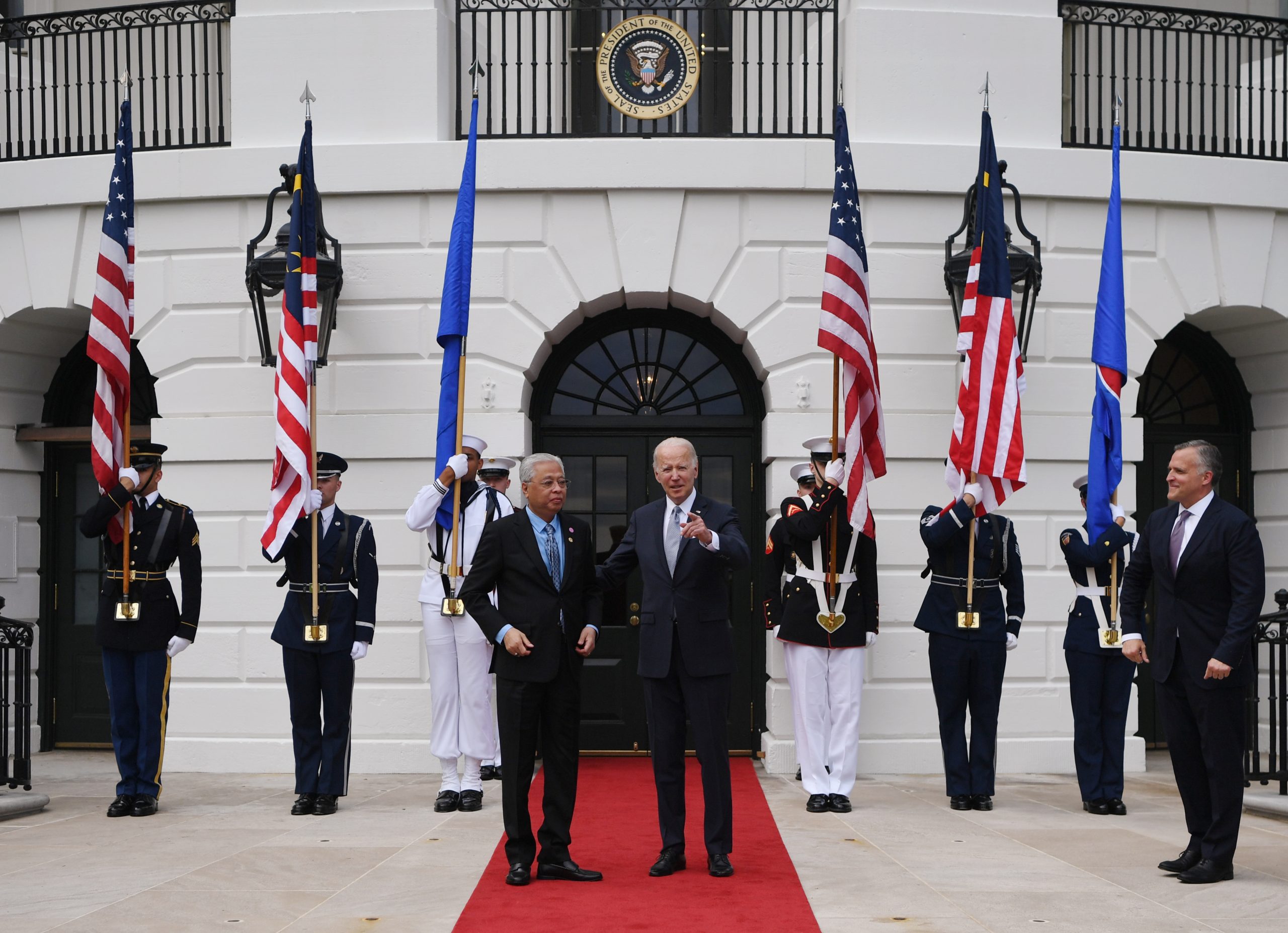 出席东盟─美国特别峰会  首相与拜登会面