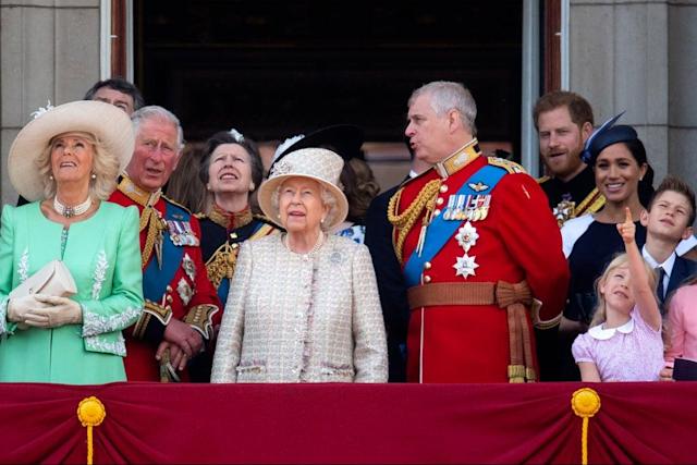 切割争议王室成员 英女王白金禧阅兵不邀哈里夫妇与安德鲁王子