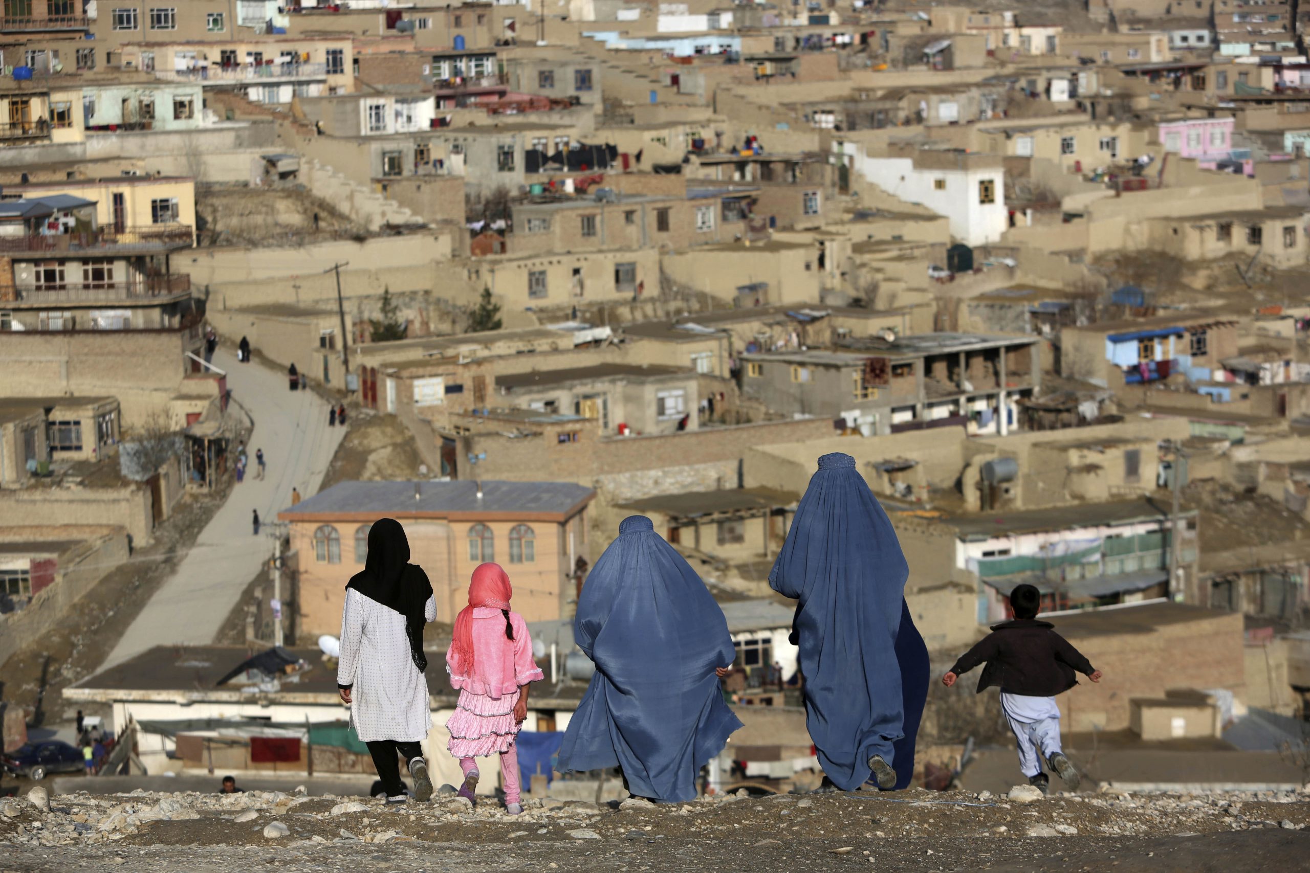 塔利班下令阿富汗妇女出门要穿全包式罩袍
