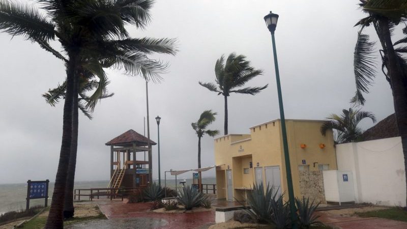 墨西哥73年来最强5月飓风！  “艾加沙”登陆恐引发致命风暴