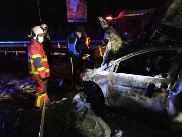 大道车祸5烧死︱涉两罗里一轿车 警方已扣肇祸司机调查