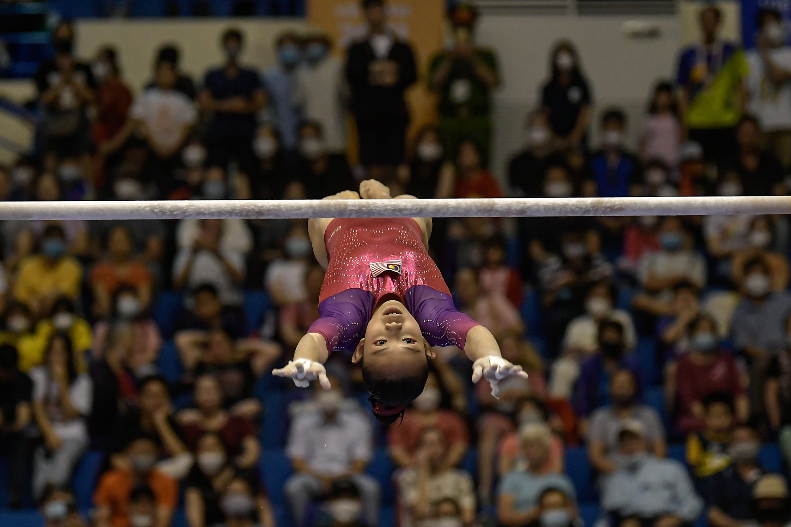女高低杠捍卫法拉安冠军  杨丽雯夺马体操第一金